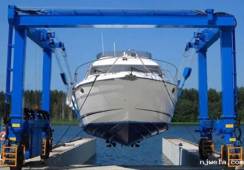双臂式游艇吊