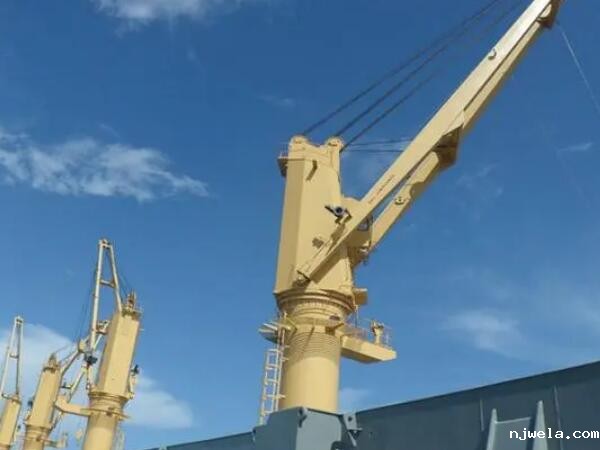 克令吊的安装过程中需要注意哪些关键步骤?