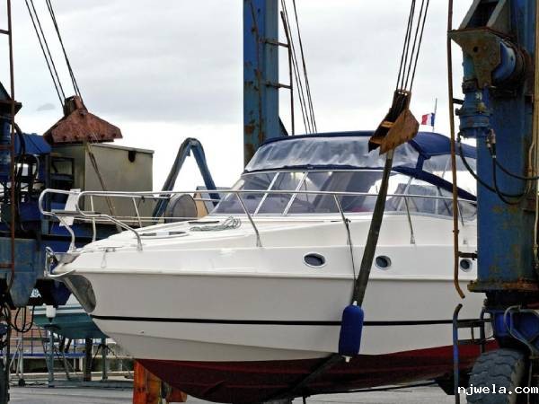 游艇吊的吊装设备：游艇吊装需要哪些设备和工具？